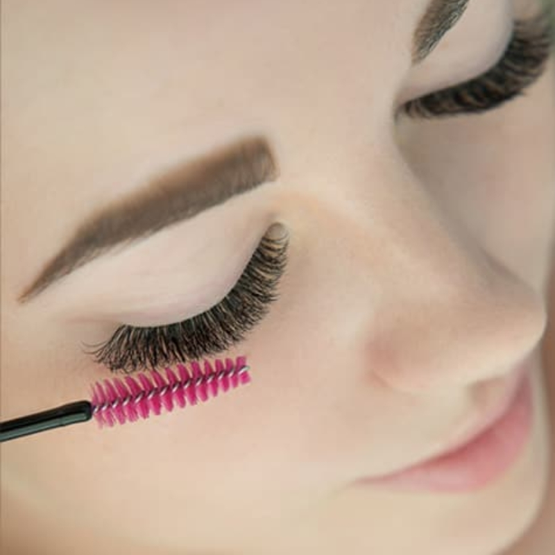 HOW TO BECOME A LASH TECH